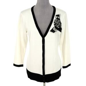 Peter Nygard Sweater Womens Medium Ivory Black Trim Flower Cardigan Whimsy